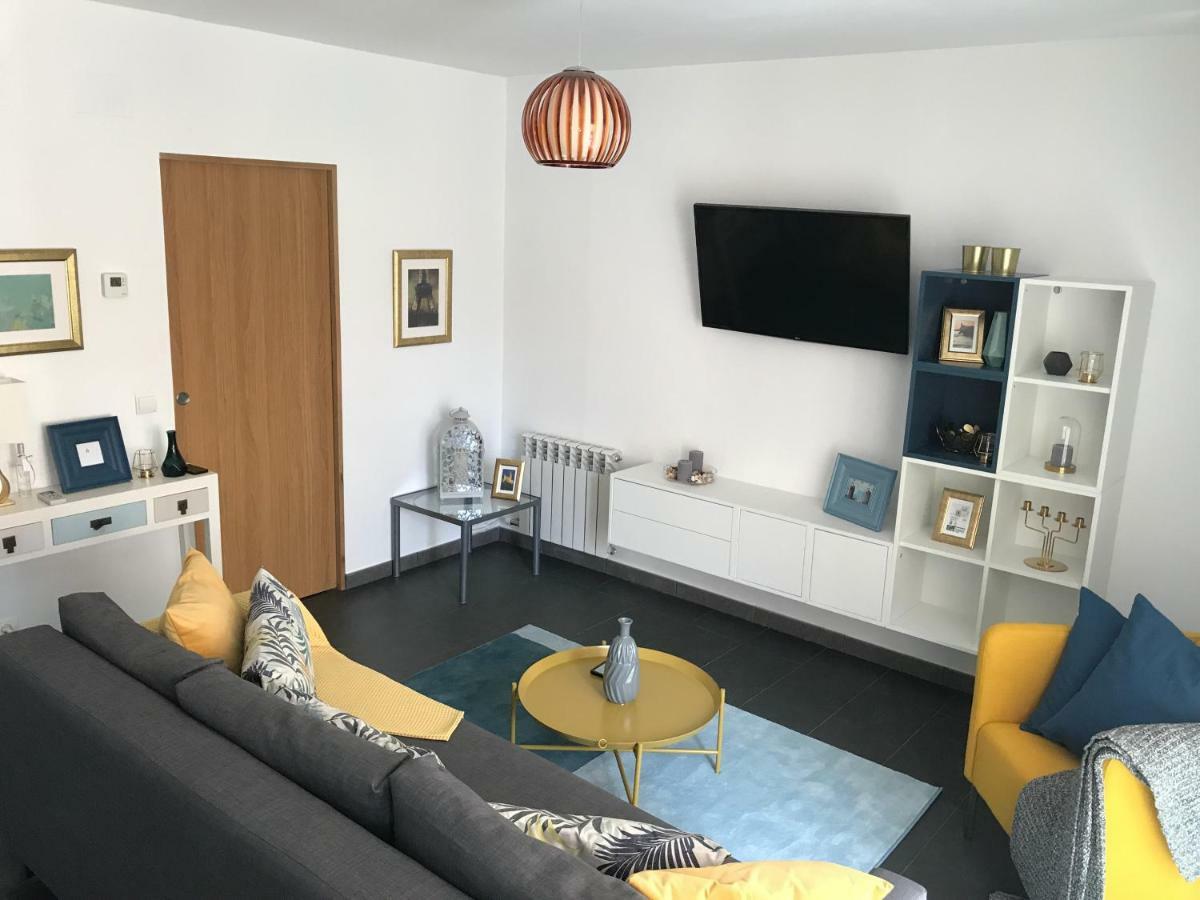 Sunny Flat In Sitges 30 Seconds To Beach, Balcony & Sea Views! Kültér fotó